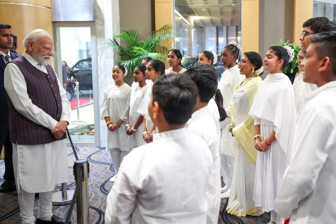 தென்னாப்பிரிக்கக் கலைநிகழ்ச்சிகள் குறித்துப் பிரதமர் மோடி தமிழில் பதிவு