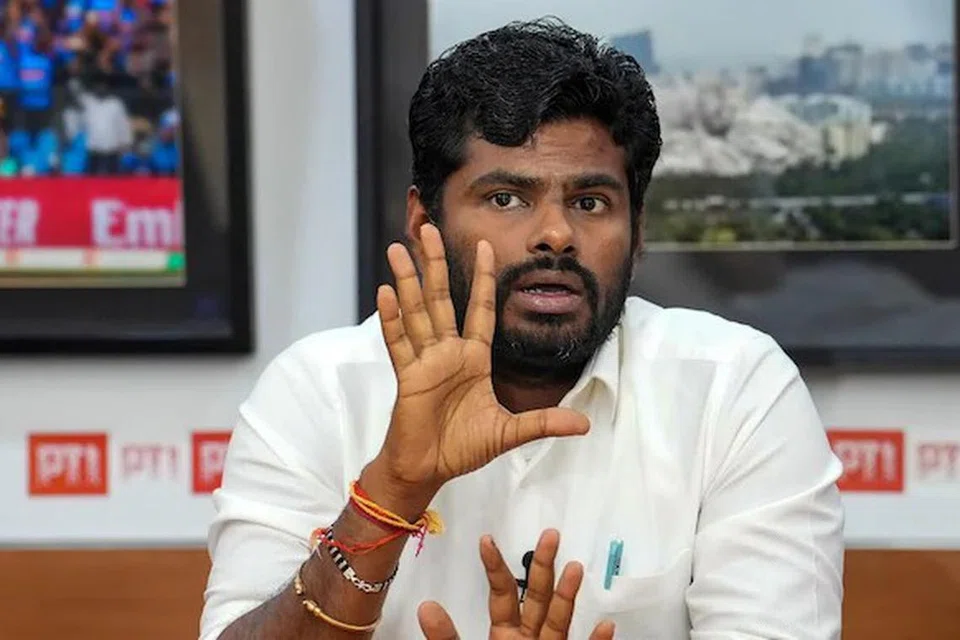 அண்ணாமலைக்குத் தேசிய அளவில் பொறுப்பு வழங்குவது குறித்து பாஜக தலைமை ஆலோசனை நடத்தி வருவதாகக் கட்சி வட்டாரங்கள் கூறுகின்றன.