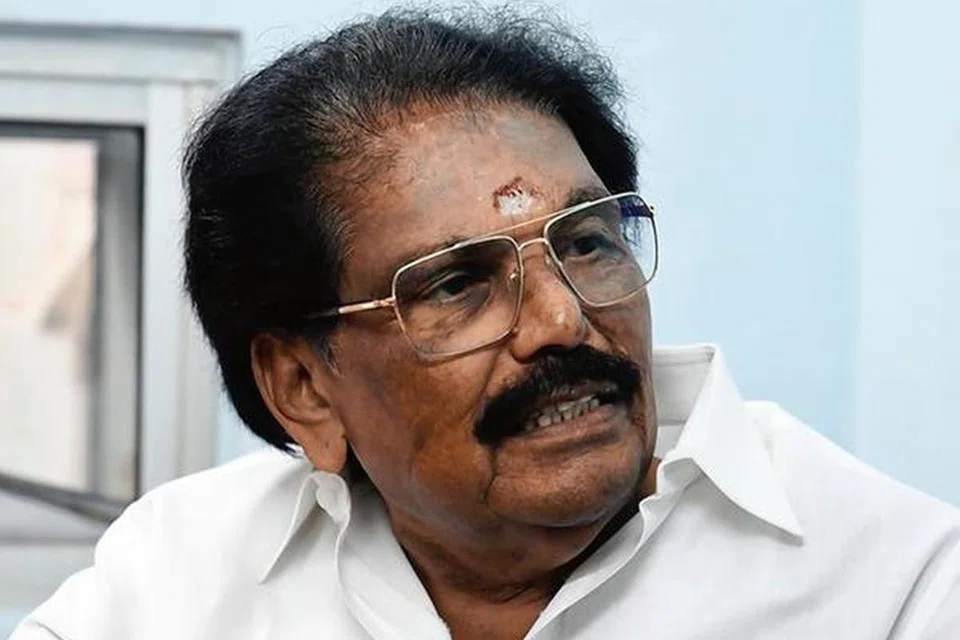 வருவாய்த் துறை அமைச்சர் ராமச்சந்திரன்.