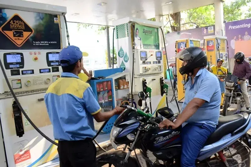 உலகிலேயே அதிக பெட்ரோல் நிலையங்கள்: இந்தியா முன்னிலை
