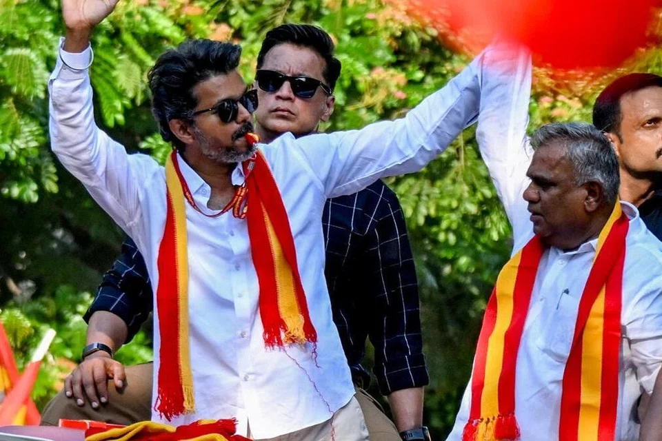 நடிகர் விஜய் அரசியல் களம் கண்ட பிறகு வெளிநாடுவாழ் தமிழர்களின் மனநிலையில் குறிப்பிடத்தக்க மாற்றம் ஏற்பட்டுள்ளதாகக் கூறப்படுகிறது.