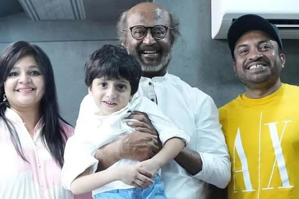 மலையாள நடிகர் செளபின் சாஹிர் தன் குடும்பத்துடன் ரஜினியைச் சந்தித்தார்.