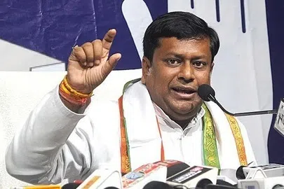 மேற்கு வங்கத்தில் ஜனநாயகத்தைக் காப்பாற்ற போராட வேண்டும்: மோடி வலியுறுத்து