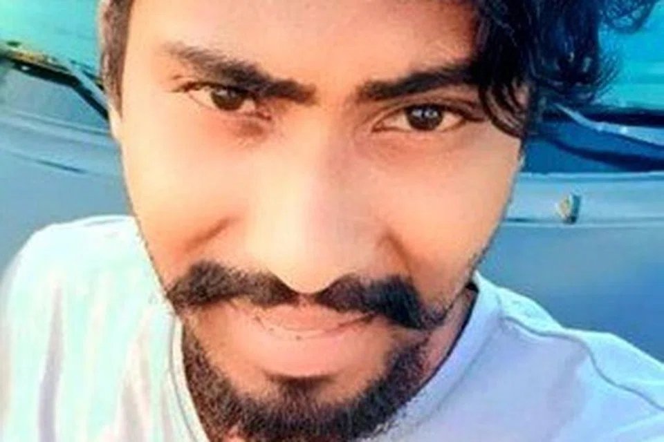 பிரவீன்.