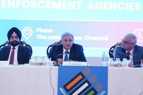ஜனநாயகத்தைக் காப்பதில் தமிழ்நாடு முன்னிலையில் உள்ளது என்று தலைமைத் தேர்தல் ஆணையர் ஞானேஷ்குமார் கூறியுள்ளார்.