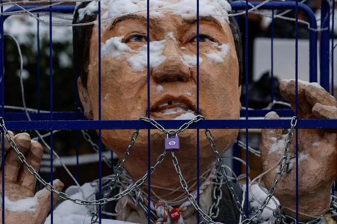 அதிபர் யூனைக் கைதுசெய்ய புதிய கைதாணைக்கு அதிகாரிகள் விண்ணப்பம்