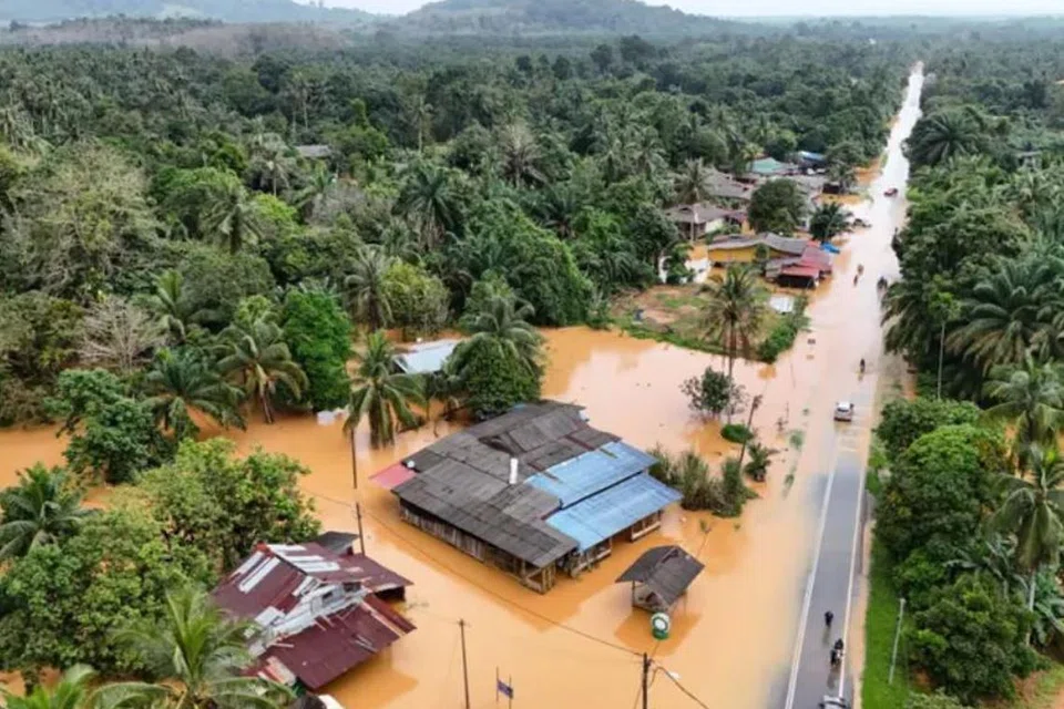 ஜோகூர் மாநிலத்தில் உள்ள ஐந்து ஆறுகளில் நீர்மட்டம் அபாய அளவைத் தொட்டுள்ளது.