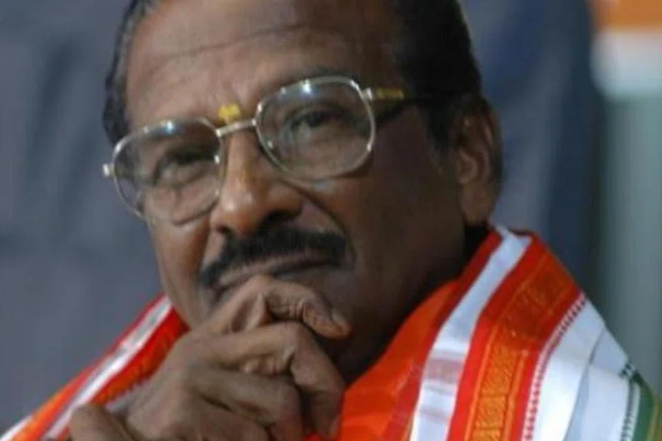 குமரி அனந்தன்.