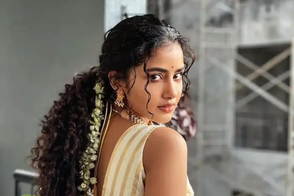அனுபமா பரமேஸ்வரன்.