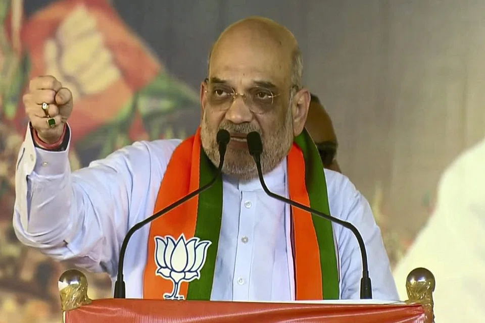 குமரி மாவட்டத்தில் மேட்டுக்கடையில் இருந்து பழைய பஸ் நிலையம் வரை திருவனந்தபுரம் சாலையில் சுமார் 1 கி.மீ. வாகனப் பேரணியில் கலந்துகொண்டு திறந்த வாகனத்தில் நின்றவாறு அமித் ஷா  தேர்தல் பரப்புரை செய்தார்.