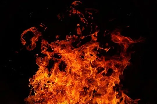 இந்தோனீசியாவின் பாப்புவாவில் தீ; 11 பேர் உயிரிழப்பு