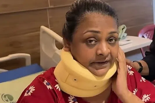 பல மணி நேரம் கைப்பேசியில் செலவிட்டதால் கழுத்து அறுவை சிகிச்சை: ஷகீலா வேதனை