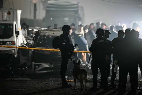 இந்திய மக்களுக்கு ஆதரவாகவும் பக்கபலமாகவும் இலங்கை இருப்பதாக அந்நாட்டு அதிபர் அனுர குமார திசாநாயக்க தெரிவித்தார்..