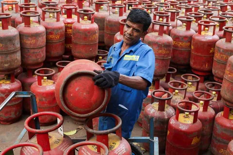 மத்திய கிழக்கில் அமைதி திரும்பியதை அடுத்து, அவசரகாலக் கட்டுப்பாடுகளை இந்திய அரசு தற்போது முழுமையாகத் திரும்பப் பெற்றுள்ளது.
