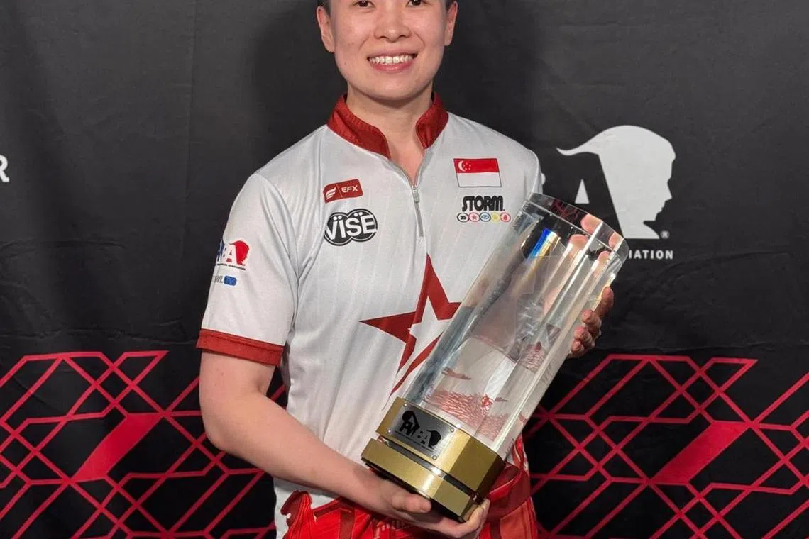 சிங்கப்பூர் உருட்டுப்பந்து வீராங்கனை சாதனை