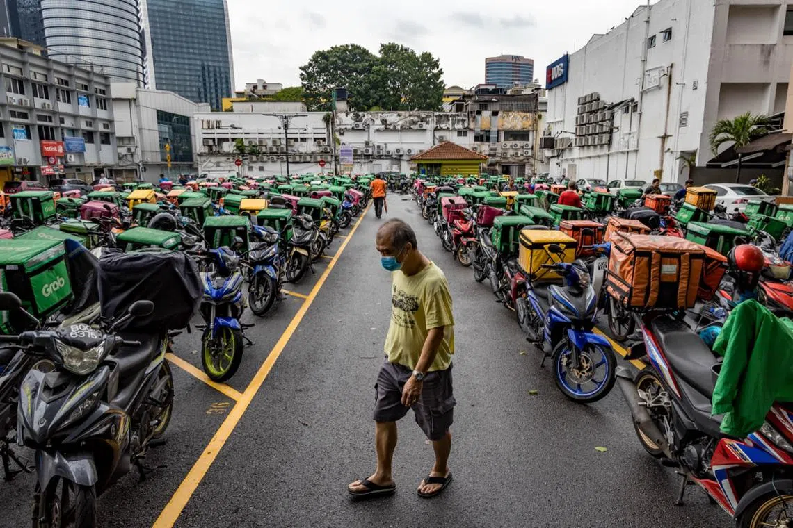 மலேசியாவில் சுயதொழில் ஊழியர்களின் எண்ணிக்கை மூன்று மில்லியனைத் தாண்டியது