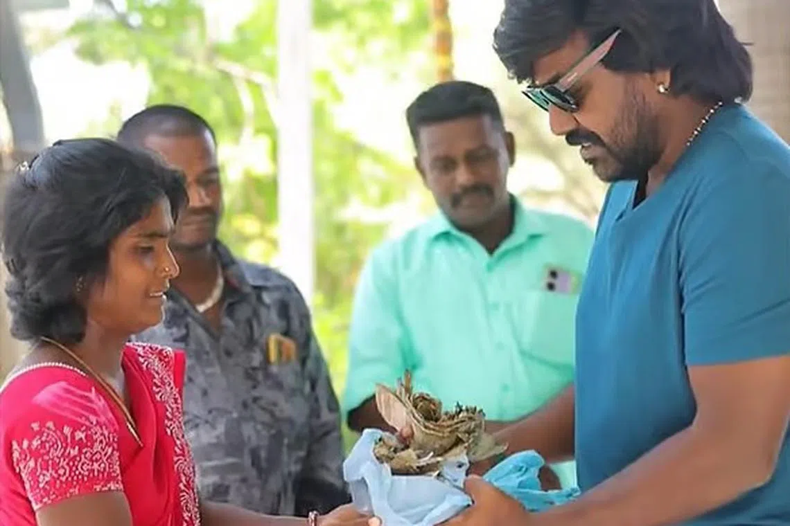 நீங்கள் நன்றாக இருக்க வேண்டும்: லாரன்சை வாழ்த்திய ஏழைக் குடும்பம்