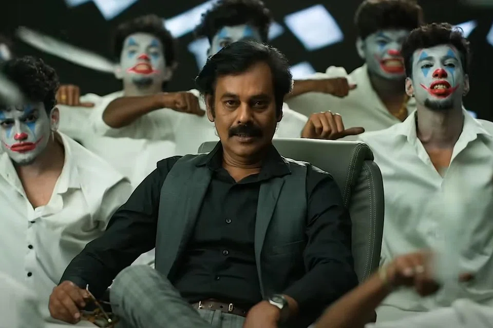 ‘கடைசி உலகப் போர்’ படத்தின் ‘அரசியல் அண்டர்டேக்கர்’ படல் காணொளியில் நட்டி.