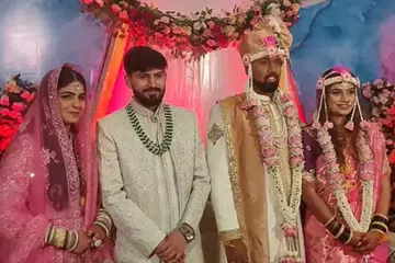 புனேயில் மழையால் திருமணச் சடங்குகள் தடைபட்ட நிலையில், மணவிழா அரங்கை இந்து மணமக்களுடன் பகிர்ந்துகொள்ள ஒப்புக்கொண்டனர் முஸ்லிம் மணமக்கள்