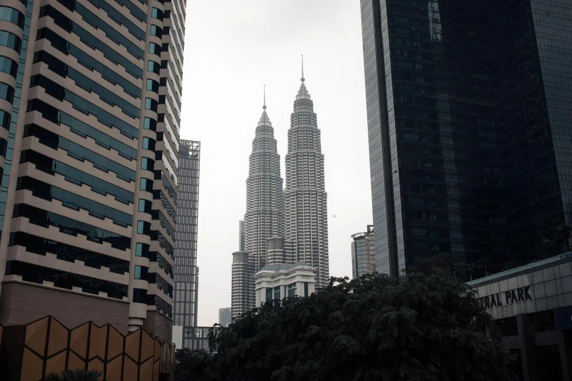 பேருந்து இருக்கைப் பாதுகாப்பு வார் அணிந்துகொள்ளுமாறு சுற்றுப்பயணிகளிடம் மலேசியா வலியுறுத்தல்