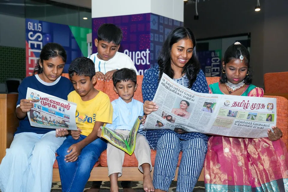 பாலர் முரசு, மாணவர் முரசு, இளையர் முரசு என எல்லா வயதினருக்கும் ஏற்ற செய்தித் தொகுப்பை தமிழ் முரசு வழங்கிவருகிறது.  
