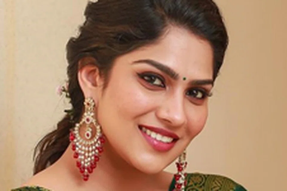 சுவாசிகா.