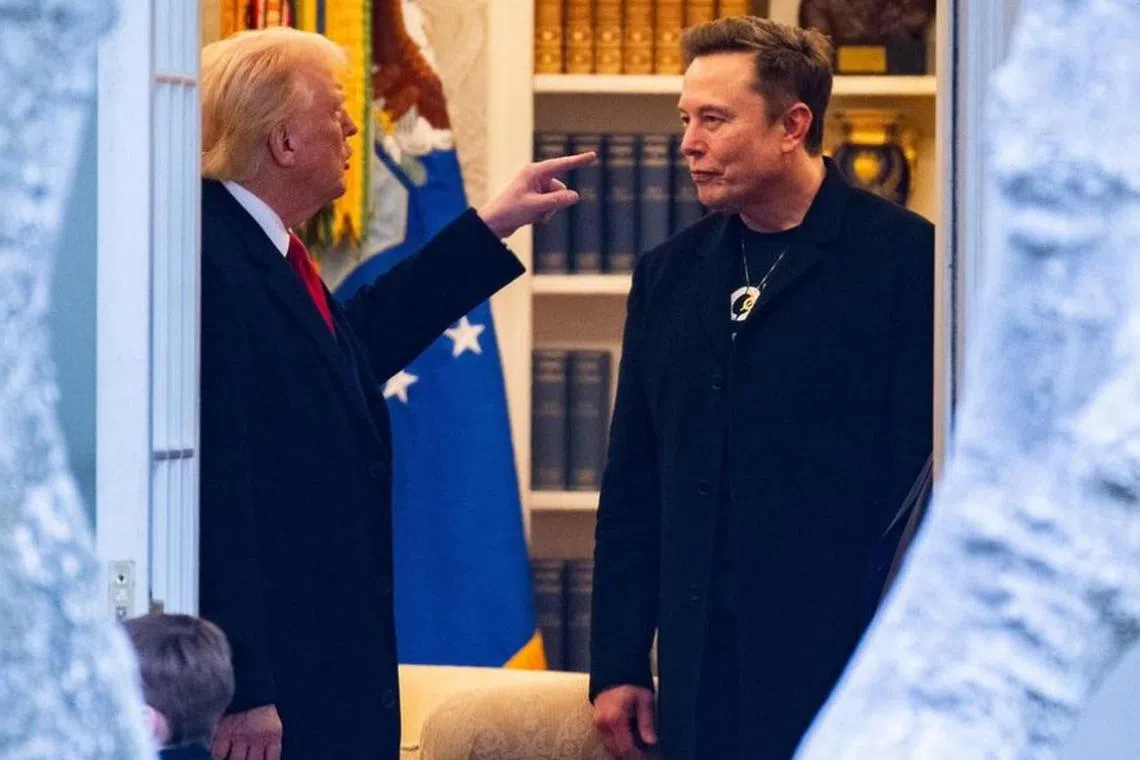 டிரம்ப்பின் கருத்துப் பதிவால் டெஸ்லா நிறுவனப் பங்குகள் படுவீழ்ச்சி