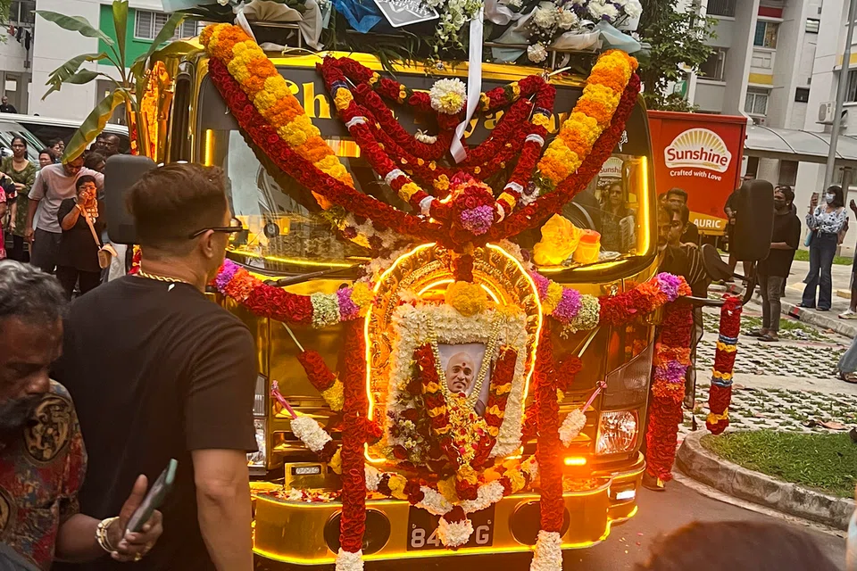 திரு எம். ரவியின் இறுதி ஊர்வலம்.