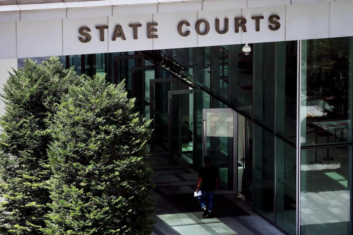 மின்சிகரெட் கடத்தல்: கடப்பிதழின்றி சிங்கப்பூரிலிருந்து வெளியேற முயற்சி