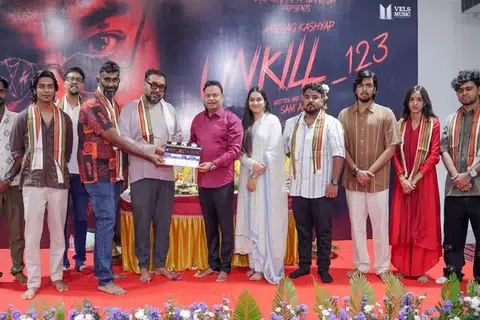‘அன்கில்_123’ படத்தின் பூசையில் கலந்துகொண்ட படக்குழுவினர்.