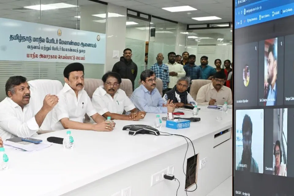 ஃபெங்கல் புயலை முன்னிட்டு முன்னெச்சரிக்கை நடவடிக்கைகள், நிவாரணப் பணிகள் குறித்து தமிழக முதல்வர் ஆய்வு செய்தார். 