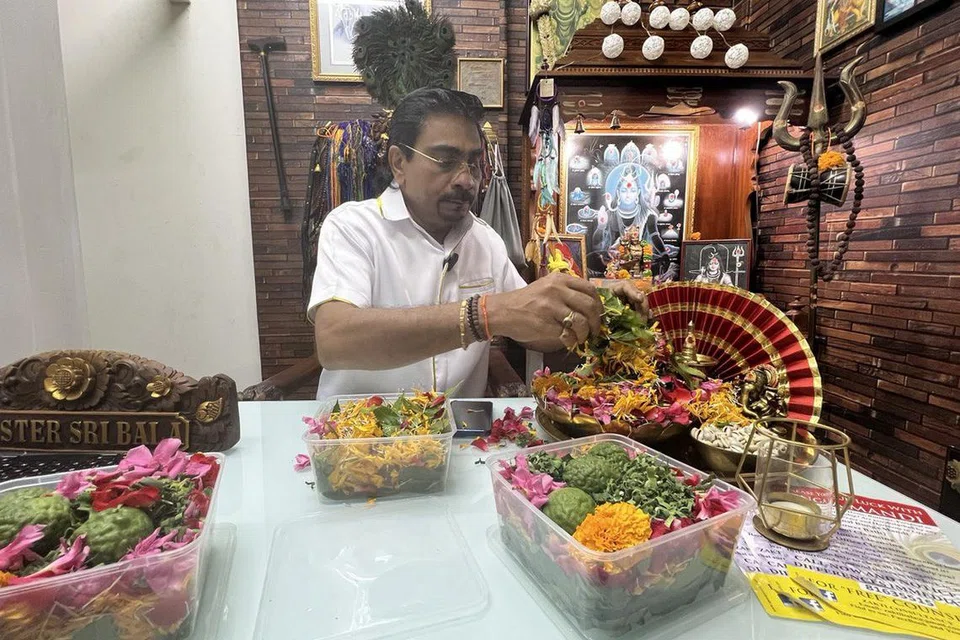 ஸ்ரீகந்தன் பாலகிருஷ்ணன்.