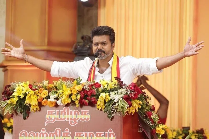 தனித்துப் போட்டி: விஜய் திட்டவட்டம்