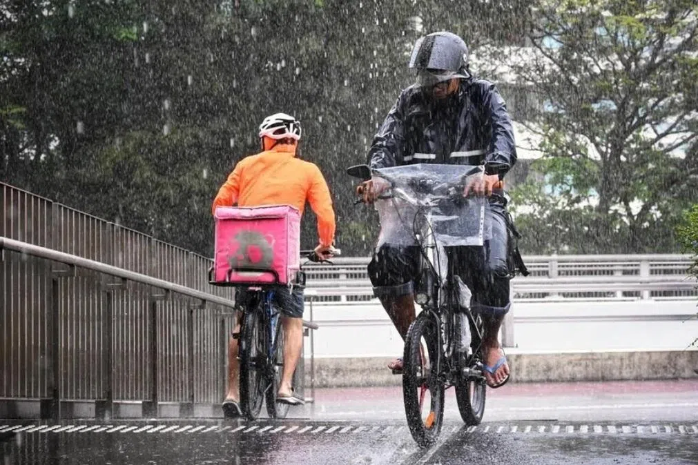 இணையவழி ஊழியர்கள் சார்ந்த வேலையிட விபத்துகள் அதிகரிப்பு:  பாதுகாப்புக் கட்டமைப்புகள் மறுஆய்வு