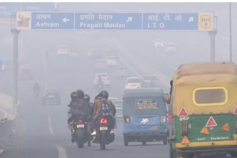 காற்றுத் தூய்மைக்கேட்டால் பாதிக்கப்பட்டுள்ள டெல்லி நகரம்.