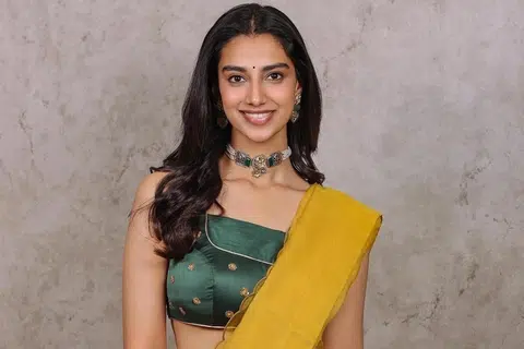 மீனாட்சி சௌத்ரி.