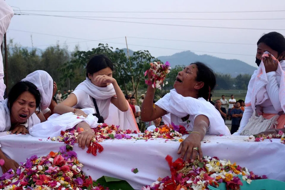 மணிப்பூரில் கொஞ்சம் கொஞ்சமாக அமைதி   ஏற்பட்டு வந்த நிலையில் ஏப்ரல் மாதம் முதல் பல்வேறு வன்முறைச் சம்பவங்கள் நடந்து வருகின்றன.