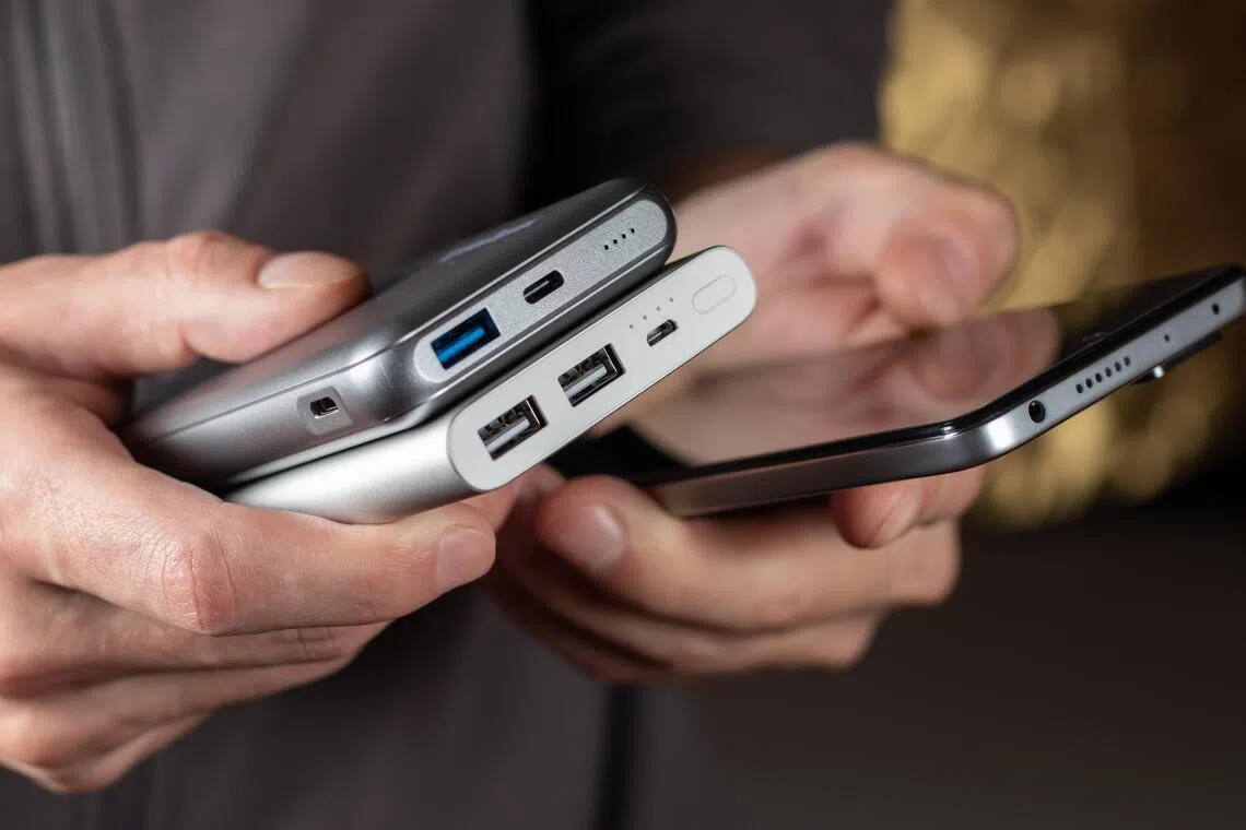 விமானப் பயணிகள் இரண்டு மின்தேக்கிகளை மட்டுமே எடுத்துச் செல்லலாம்