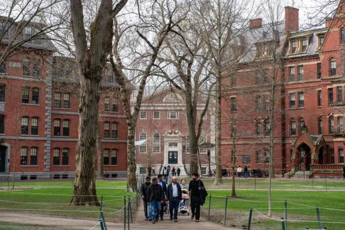 ஹார்வர்ட் பல்கலைக்கழகத்திற்கு எதிரான நடவடிக்கையைத் தடுத்த அமெரிக்க நீதிபதி