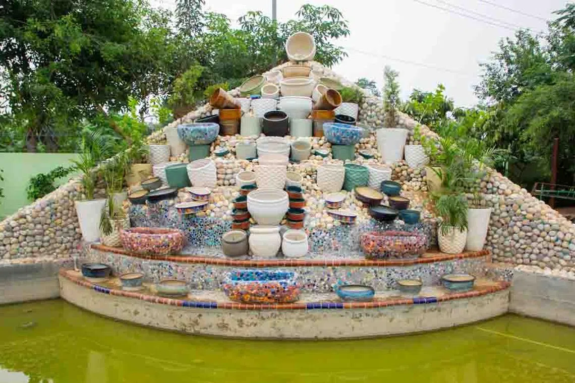 பீங்கான் கழிவுகளில் உருவான உலகின் முதல் பூங்கா: உத்தரப்பிரதேசத்தில் சாதனை