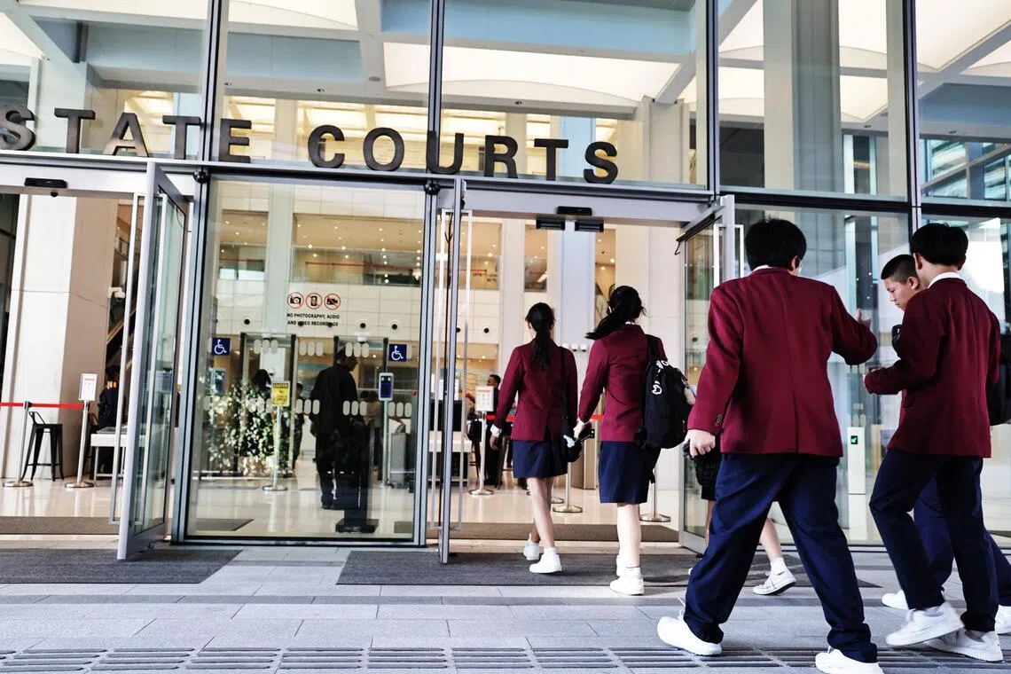 தேசிய பூங்காக் கழகத்துக்கு போலியான ஒப்பந்தங்கள்: இருவர் கைது