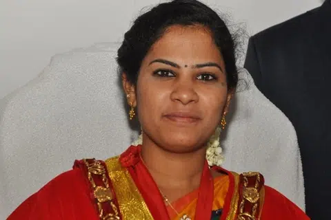 மேயர் பிரியா.