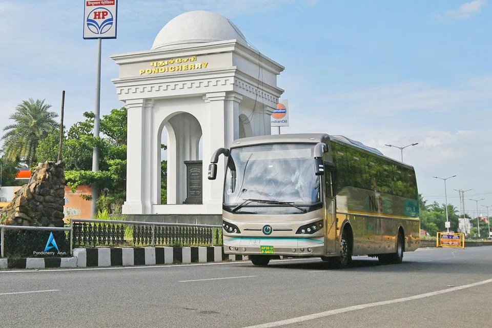 சென்னையிலிருந்து புதுச்சேரிக்கு மின்சாரப் பேருந்து சேவை தற்போது இயக்கத்தில் உள்ளது.