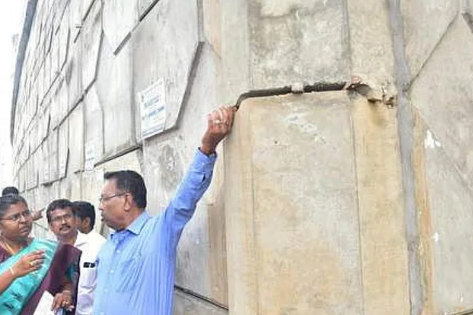 ரூ.424 கோடியில் கட்டப்பட்ட இந்த பாலத்திற்கான பணிகள் நான்கு ஆண்டுகளுக்கு முன்னர் தொடங்கின. 