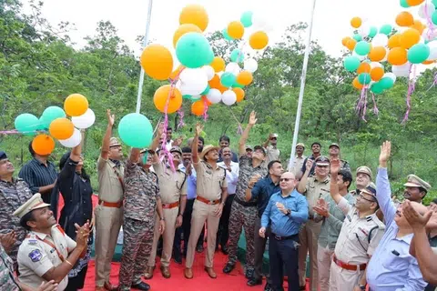 கடந்த இரண்டு ஆண்டுகளில் ஏராளமான மாவோயிஸ்டுகள் சரணடைந்ததையடுத்து, அங்கு 50 ஆண்டுகளுக்குப் பிறகு அமைதி திரும்பியுள்ளதாக டிஜிபி சி.வி. ஆனந்த் கூறியுள்ளார்.