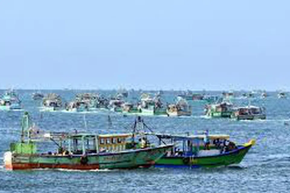 காரைக்கால் மீனவர்கள் கடலுக்கு மீன்பிடிக்கச் செல்லவில்லை.