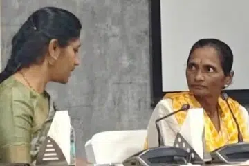மாவோயிஸ்ட் அமைப்பின் உறுப்பினர் கல்பனா என்று அழைக்கப்படும் பொத்துலா பத்மாவதி, தெலுங்கானா காவல்துறையிடம் சரணடைந்தார்.