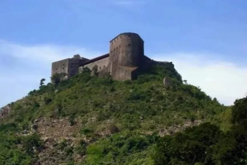 ஹைட்டி மலையுச்சி கோட்டையில் நெரிசல்: 30பேர் மிதிபட்டு மாண்டனர்