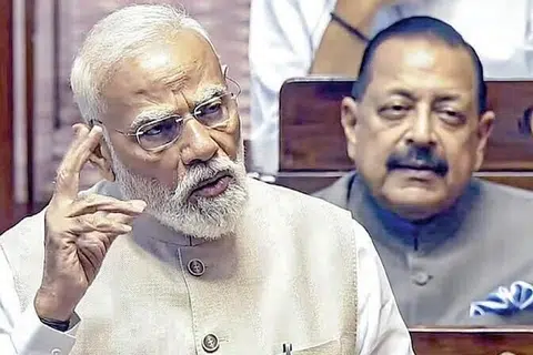 மசோதா மீதான விவாதத்தில் பங்கேற்று விளக்கமளித்த பிரதமர் நரேந்திர மோடி.