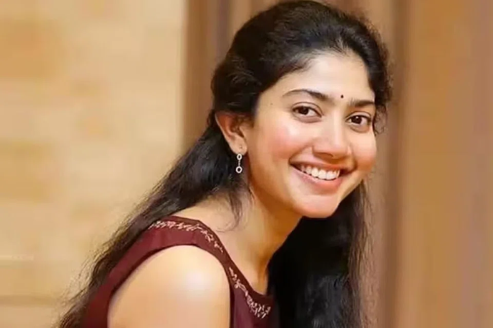 நடிகை சாய் பல்லவி.